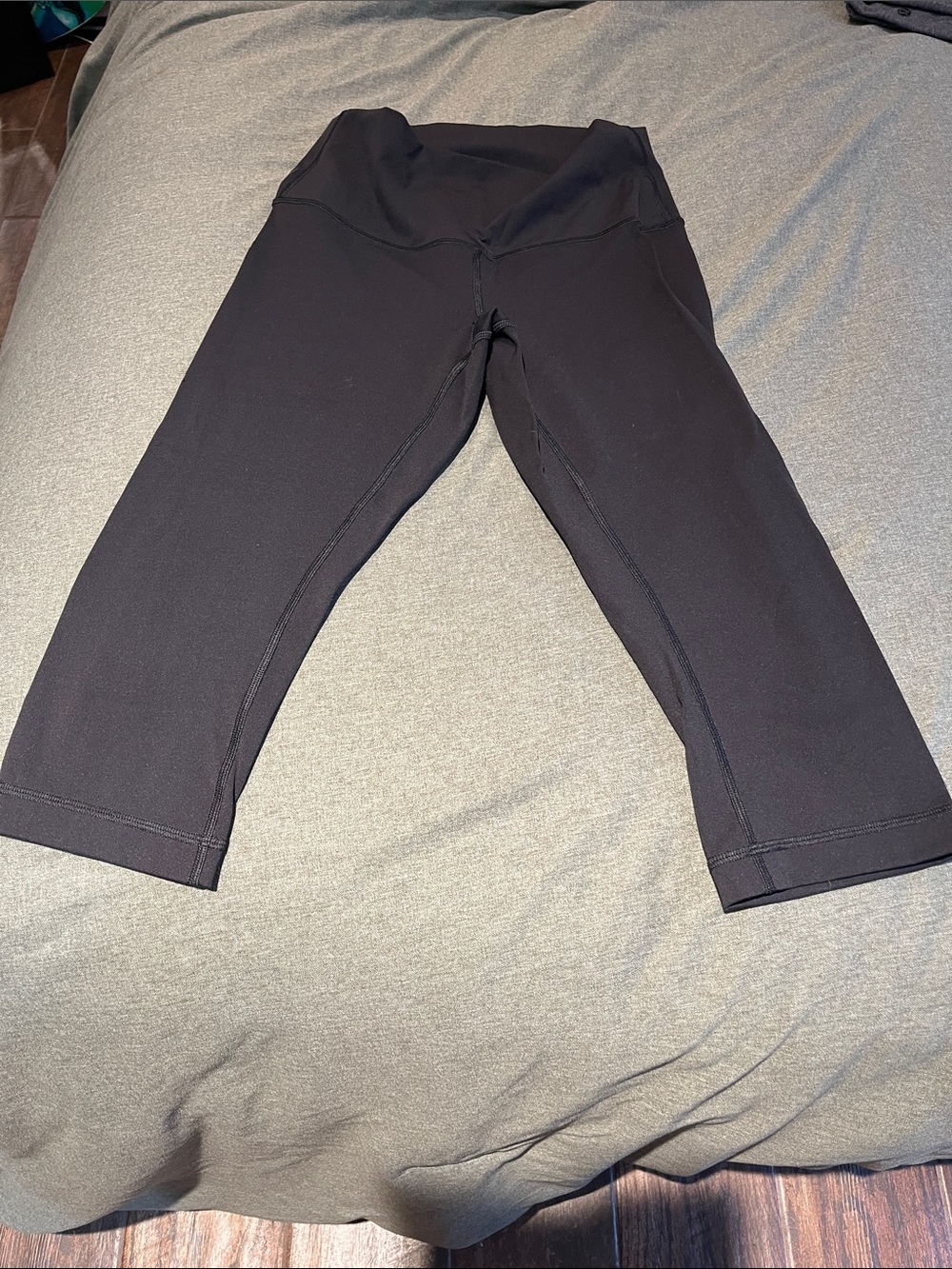 Lululemon Black Athletic Crop Leggings